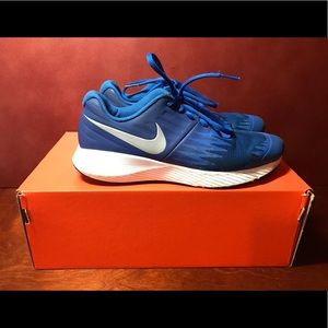 NIKE STAR RUNNER (GS) size 6 (BOYS)